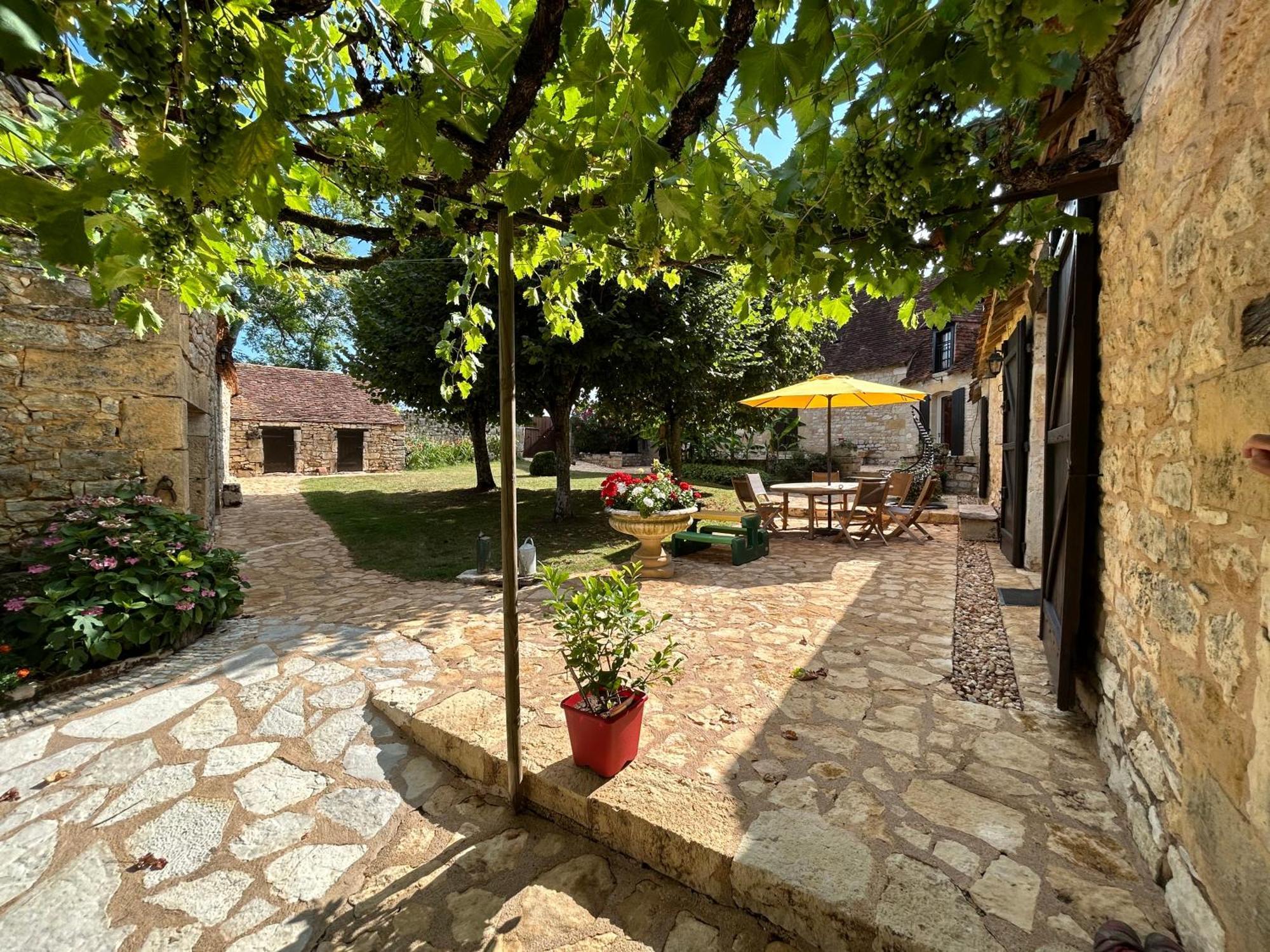 Demeure Du Vallon - Chambres D'Hotes De Charme Azerat Dış mekan fotoğraf